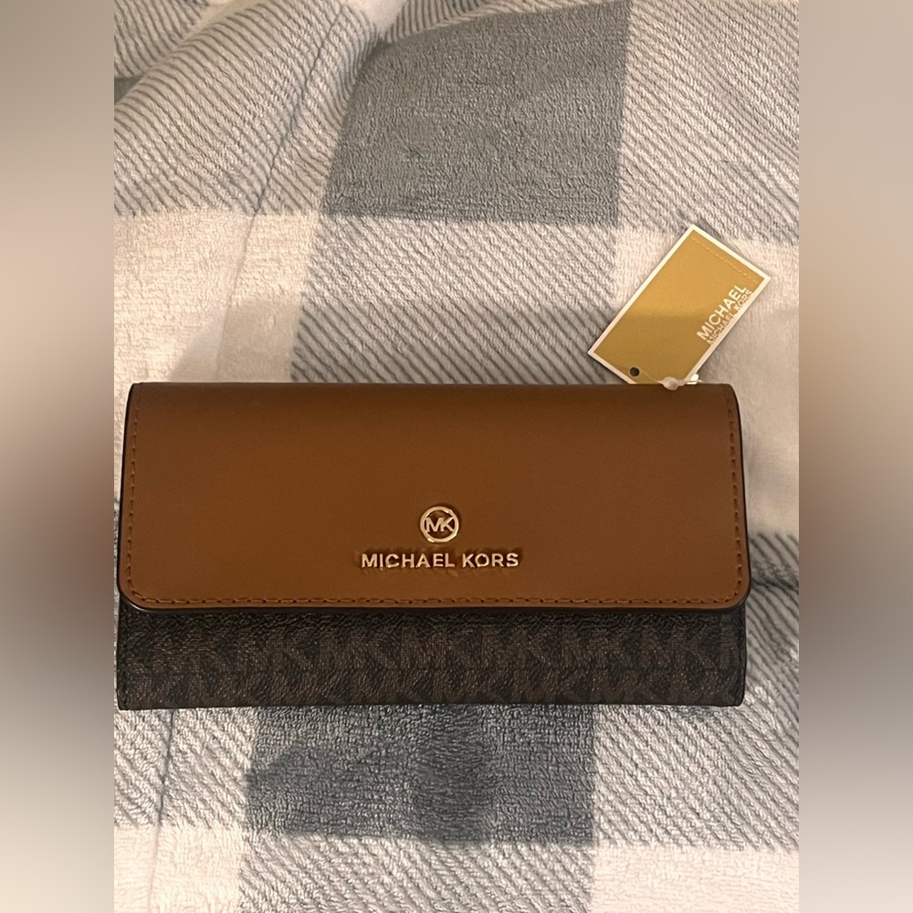 Michael Kors Jetset Charm Large Trifold Wallet with tags